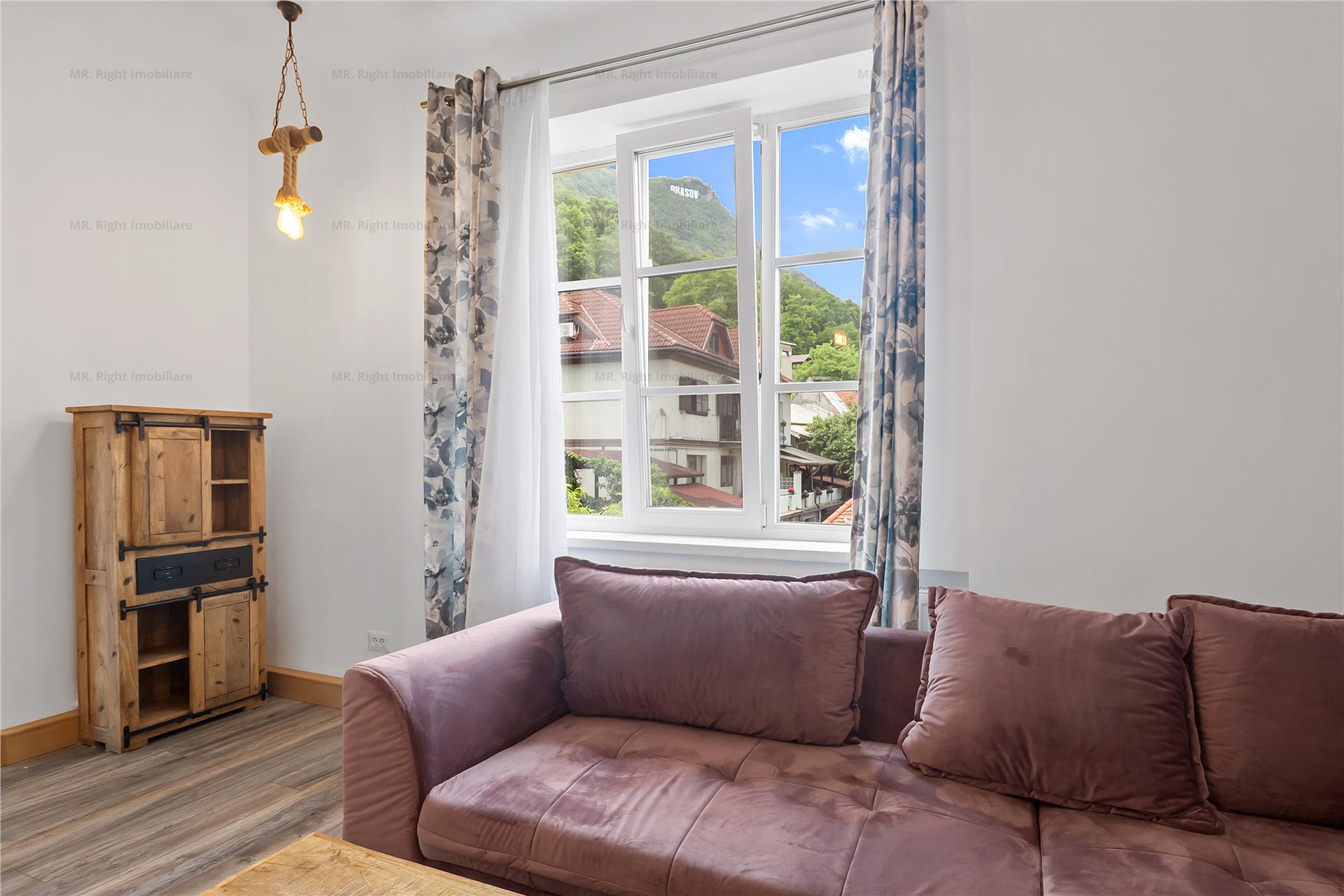Apartament 3 camere | Gradina proprie | parcare | terasa interioara | Centrul Istoric