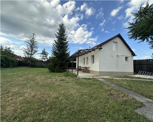 Casa cocheta 2 camere si curte superba Harman