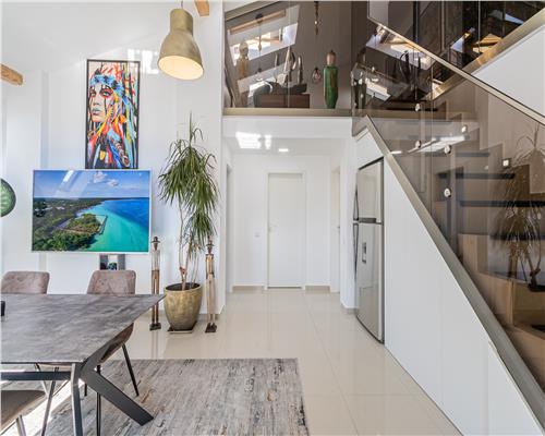 Apartament tip Penthouse pe 2 niveluri | pet friendly | 2 parcari | zona Coresi | perioade scurte