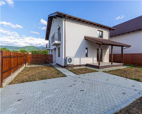 Casa 4 camere tip Duplex | curte individuala | Cristian