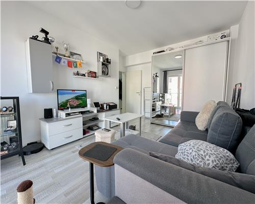 Garsoniera spatioasa | Parcare privata si Boxa | Tractorul